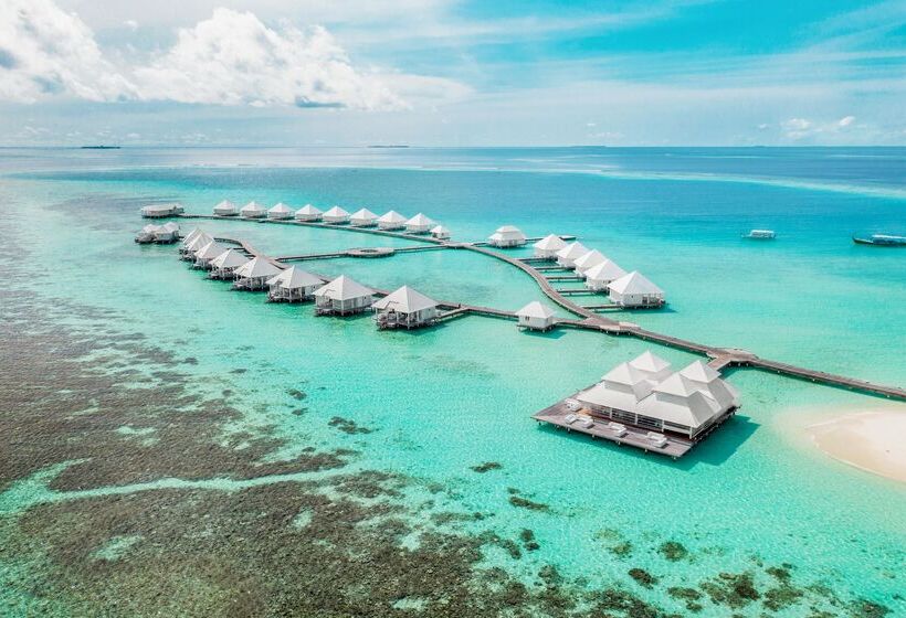 Diamonds Athuruga Maldives Resort & Spa