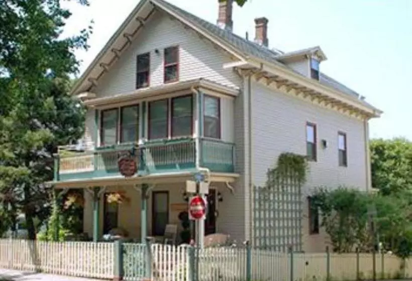 Aamiaismajoitus (B&B) Artful Lodger