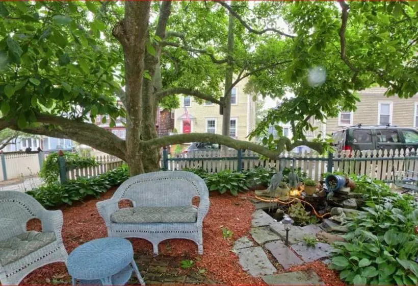Aamiaismajoitus (B&B) Artful Lodger