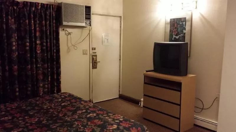 호텔 Americana Inn Farmingdale