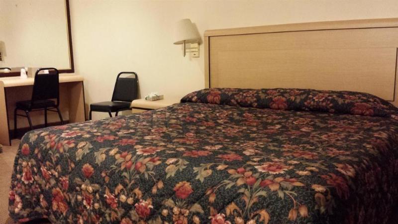 호텔 Americana Inn Farmingdale