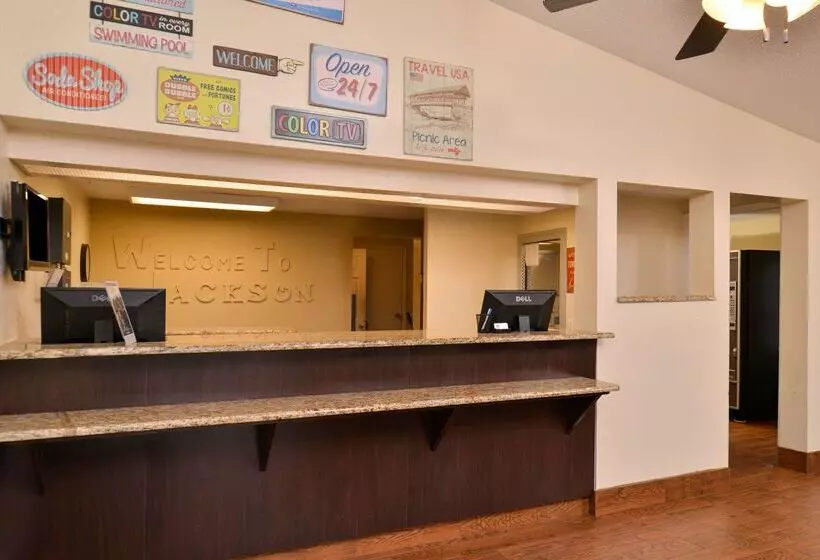 Отель Americas Best Value Inn & Suites Jackson