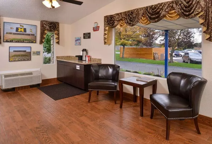 Отель Americas Best Value Inn & Suites Jackson