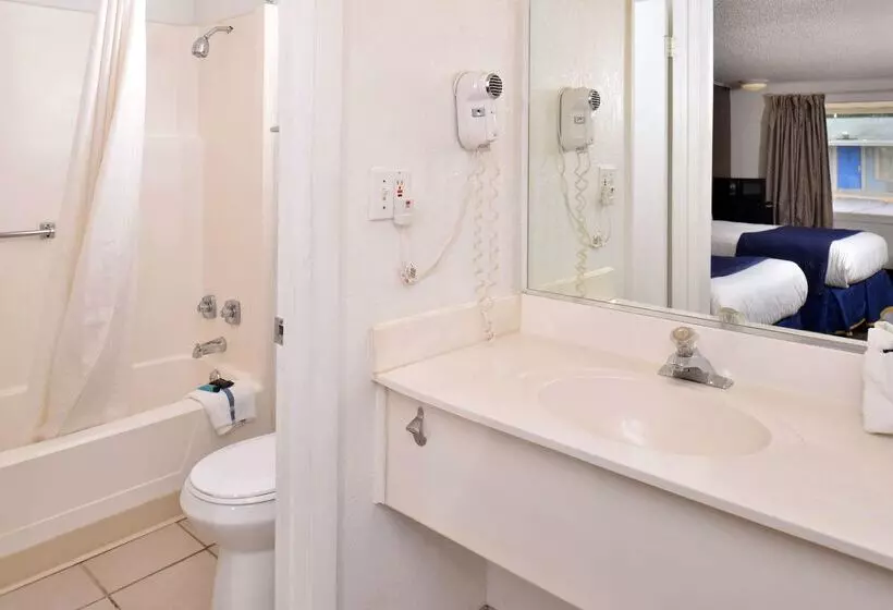 Отель Americas Best Value Inn & Suites Jackson