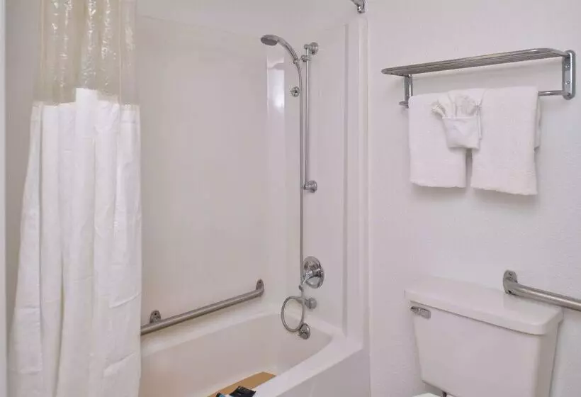 Отель Americas Best Value Inn & Suites Jackson