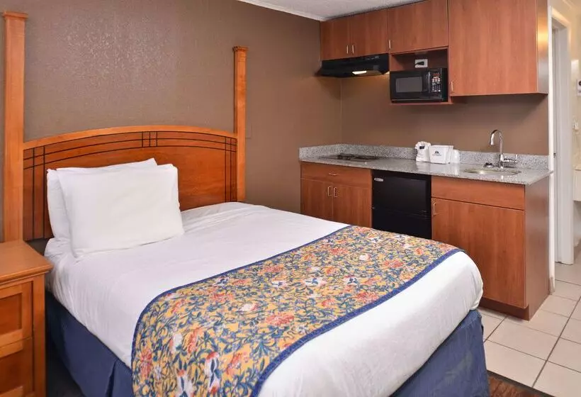 Отель Americas Best Value Inn & Suites Jackson