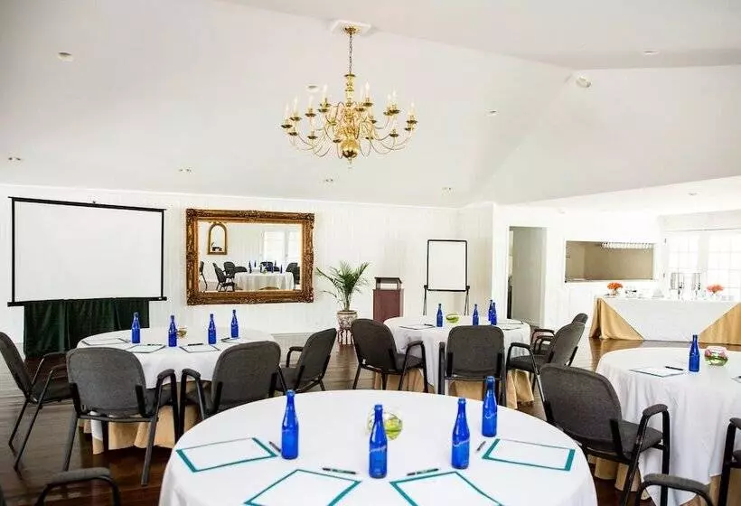 Отель Antrim 1844