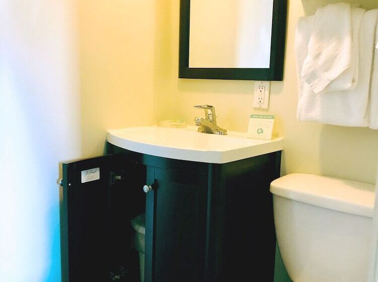 Отель Bayfront Inn