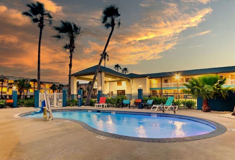 فندق Captains Quarters Inn