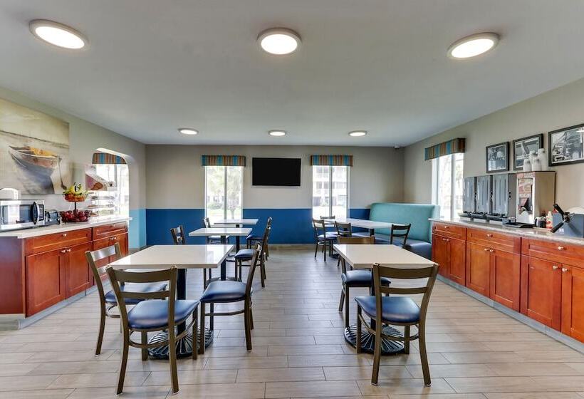 فندق Captains Quarters Inn