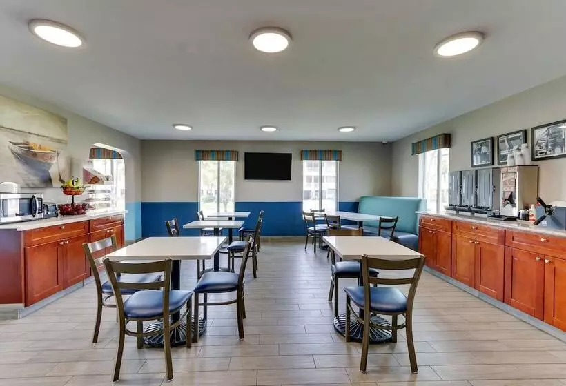 호텔 Captains Quarters Inn