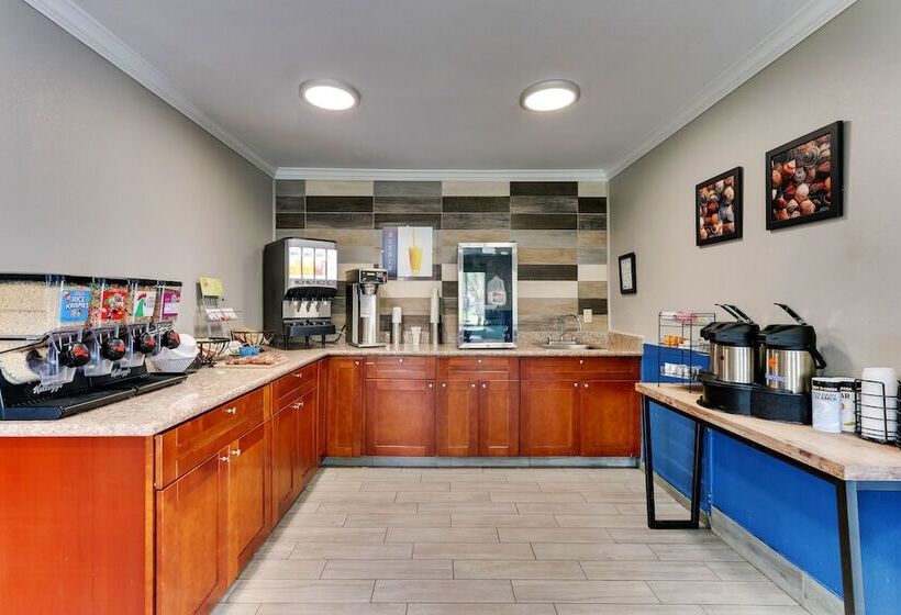 فندق Captains Quarters Inn