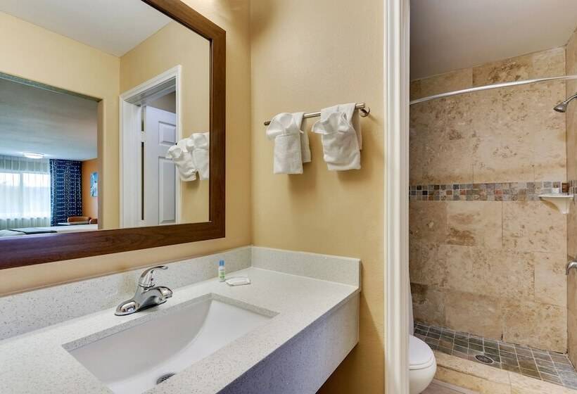 فندق Captains Quarters Inn