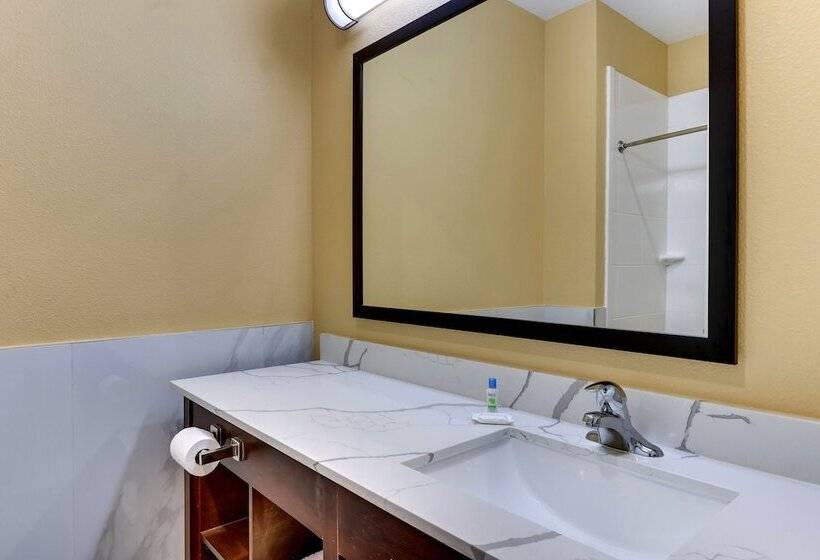 فندق Captains Quarters Inn