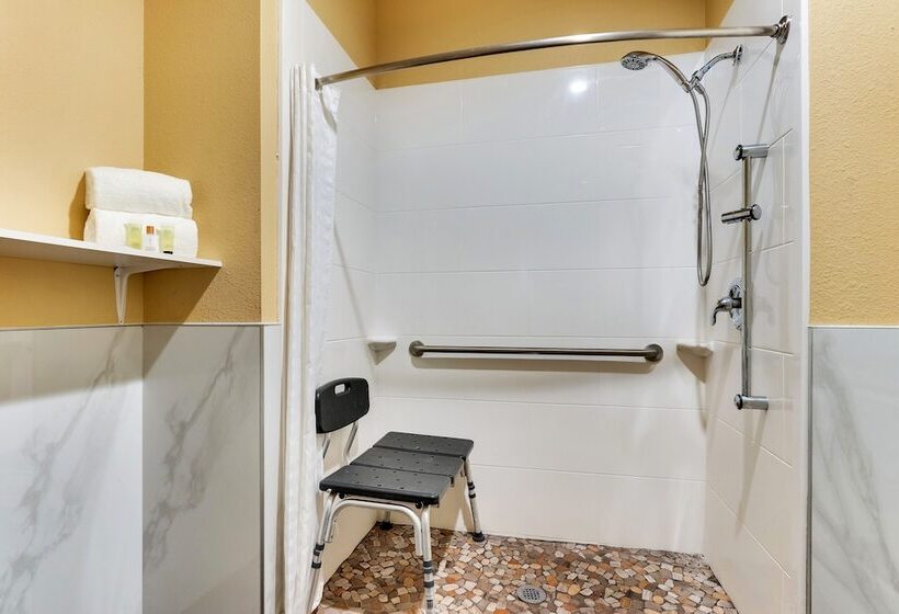 فندق Captains Quarters Inn