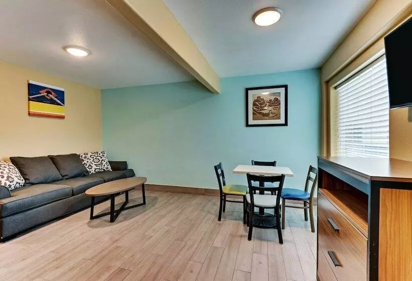 호텔 Captains Quarters Inn