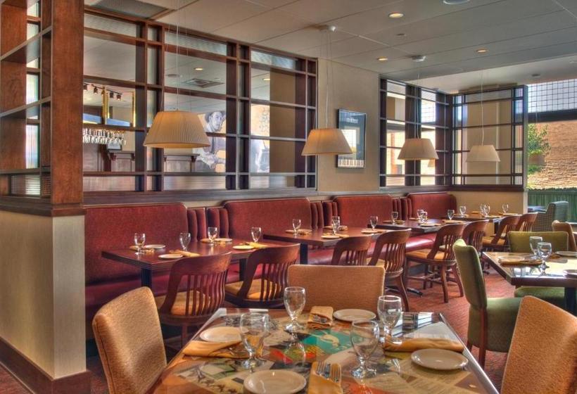 酒店 Charley Creek Inn