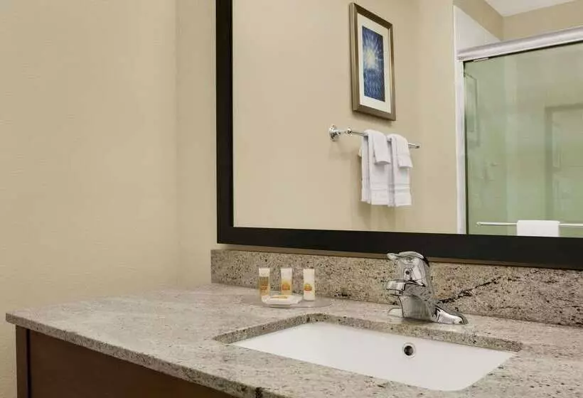 ホテル Days Inn By Wyndham Victoria