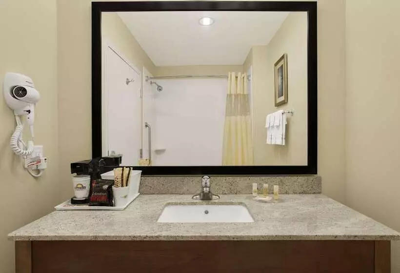 ホテル Days Inn By Wyndham Victoria