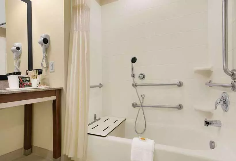 ホテル Days Inn By Wyndham Victoria