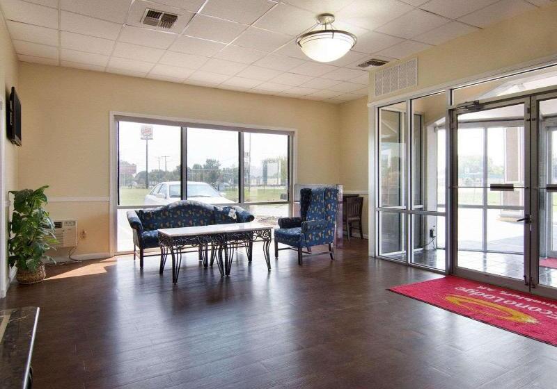 فندق Econo Lodge Pine Bluff