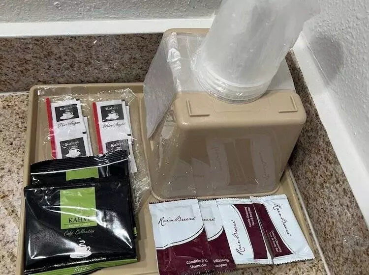 Отель Economy Inn Ashdown