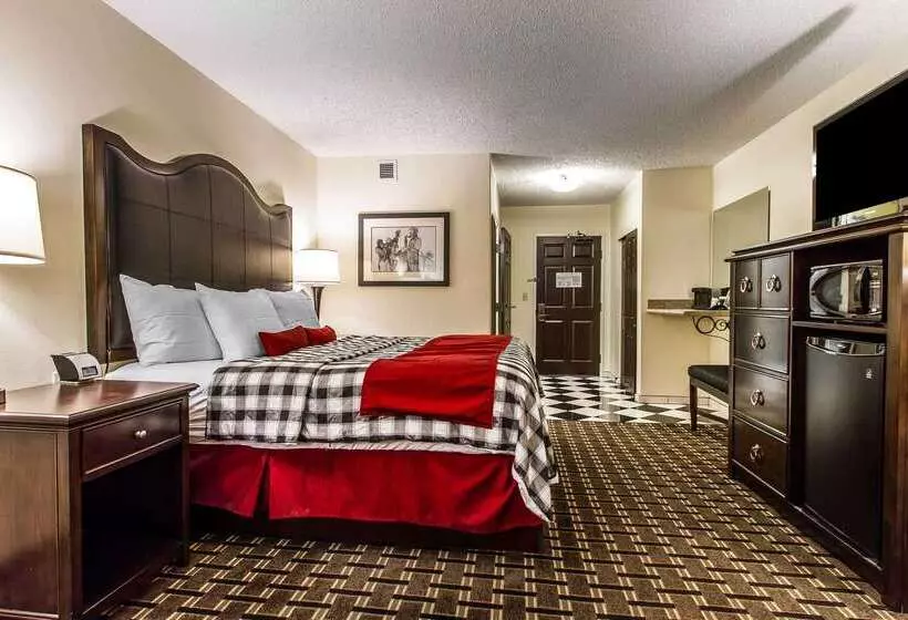 Evangeline Downs Hotel, Ascend Hotel Collection