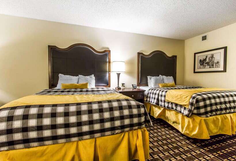 Evangeline Downs Hotel, Ascend Hotel Collection