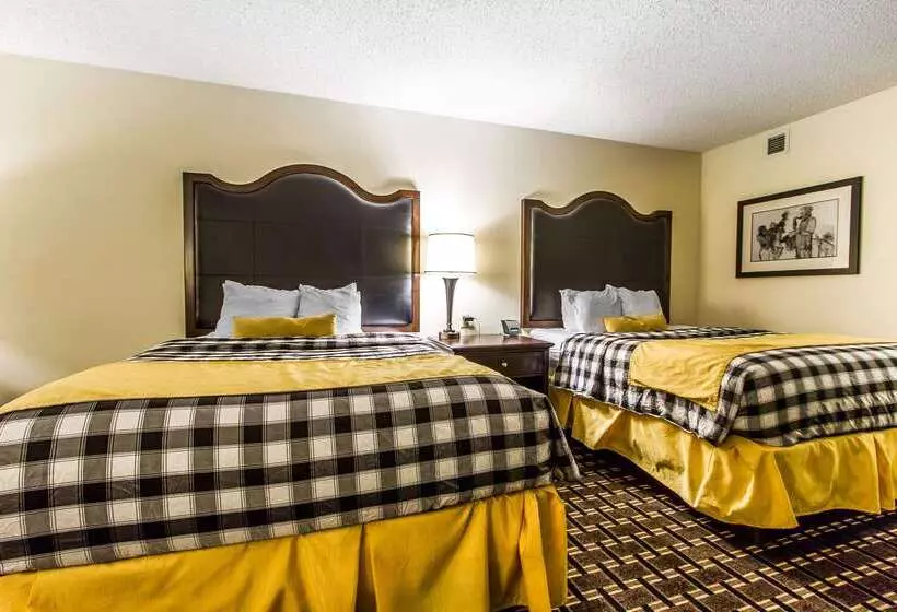 Evangeline Downs Hotel, Ascend Hotel Collection