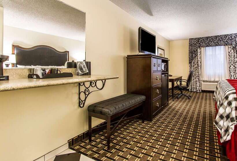 Evangeline Downs Hotel, Ascend Hotel Collection
