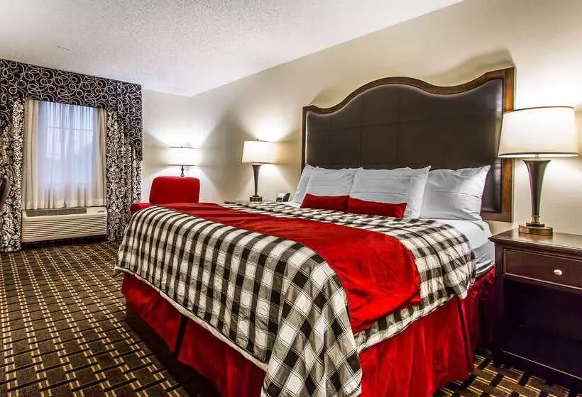 Evangeline Downs Hotel, Ascend Hotel Collection