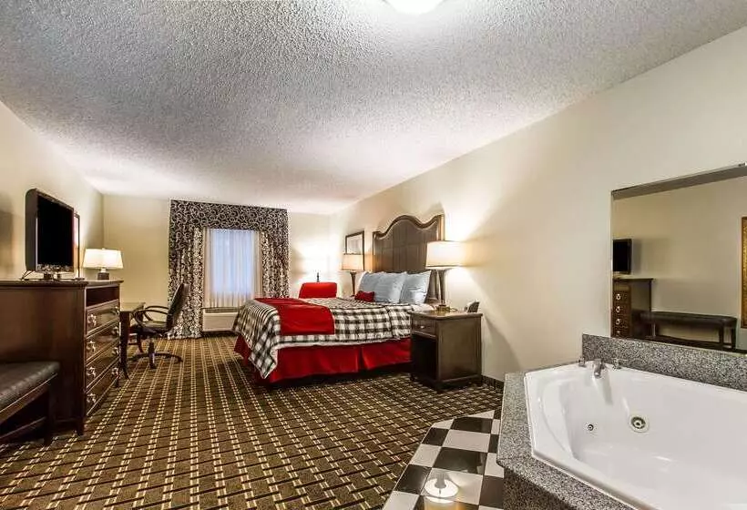 Evangeline Downs Hotel, Ascend Hotel Collection