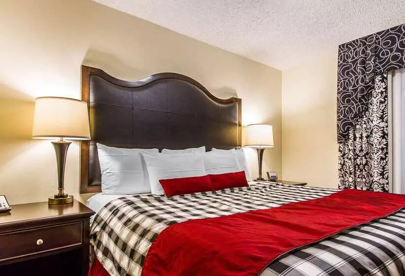 Evangeline Downs Hotel, Ascend Hotel Collection