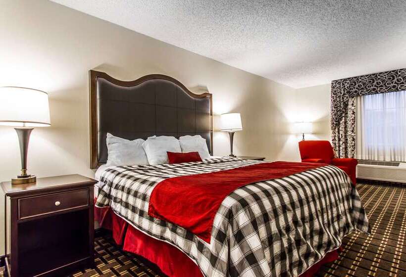 Evangeline Downs Hotel, Ascend Hotel Collection