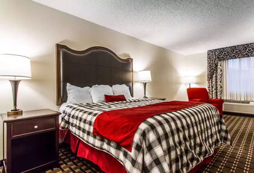 Evangeline Downs Hotel, Ascend Hotel Collection