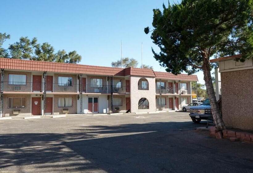 فندق High Chaparral Inn