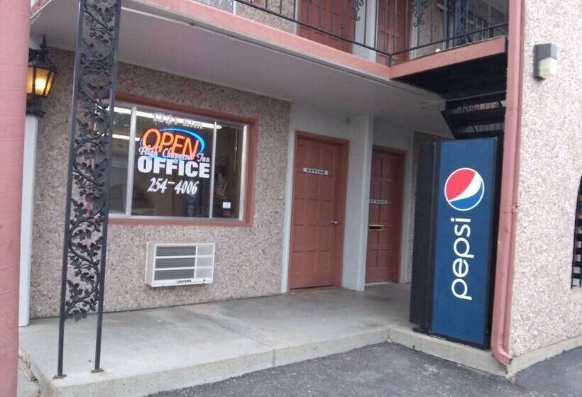 فندق High Chaparral Inn