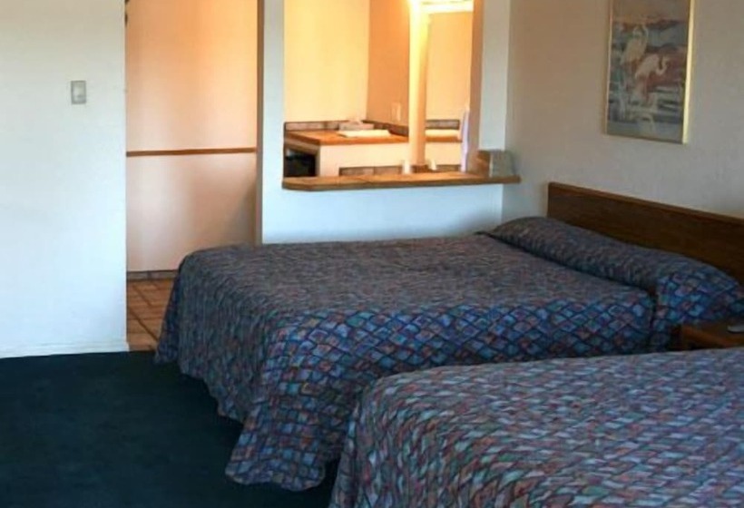 فندق High Chaparral Inn