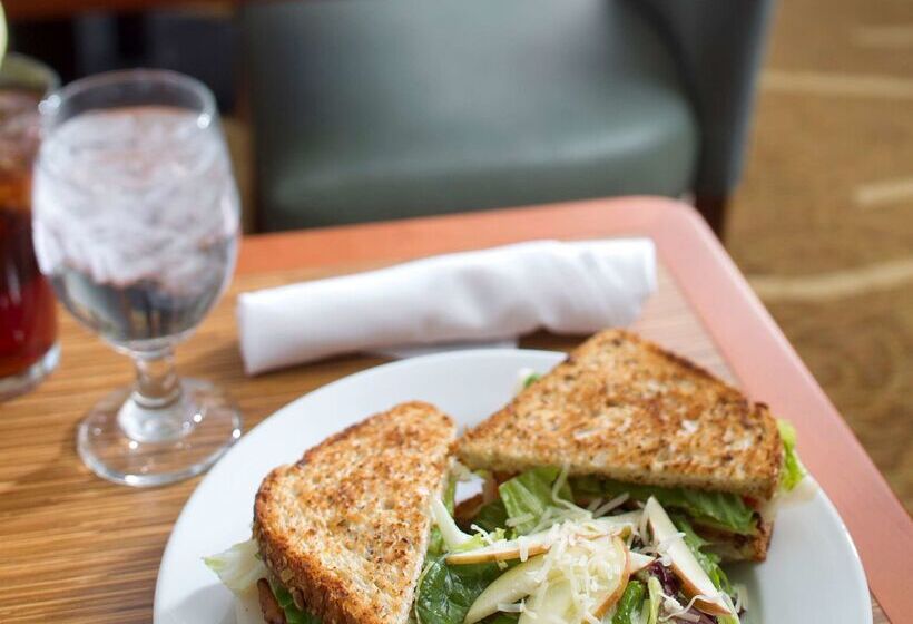 ホテル Hilton Garden Inn Cedar Falls