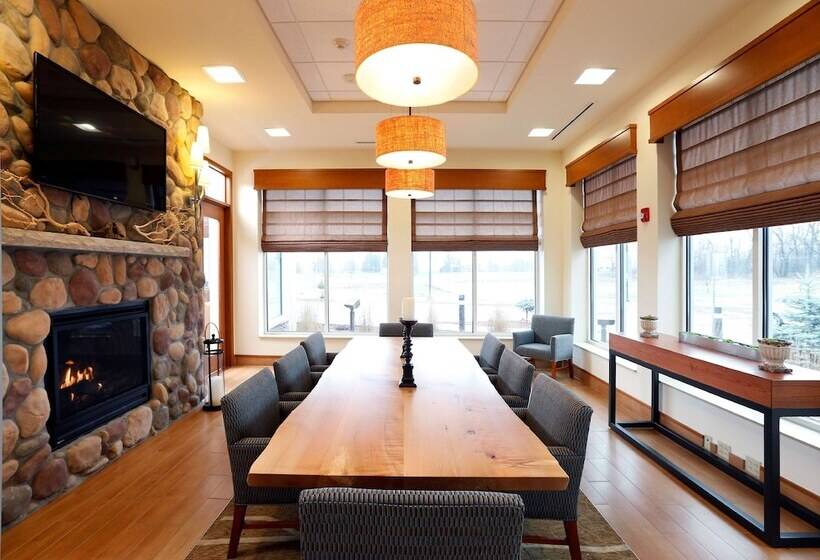 ホテル Hilton Garden Inn Cedar Falls