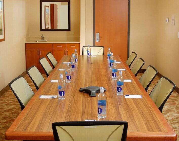 ホテル Hilton Garden Inn Cedar Falls