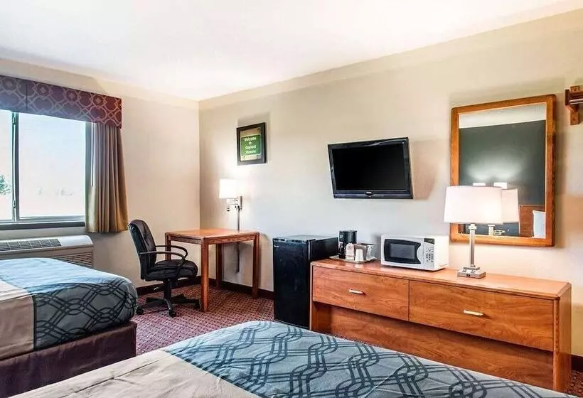 ホテル Travelers Lodge & Suites