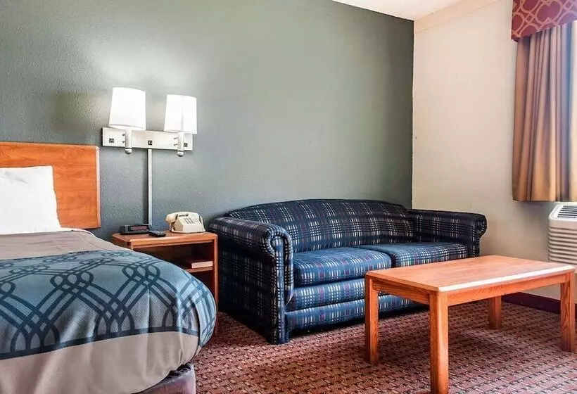 ホテル Travelers Lodge & Suites