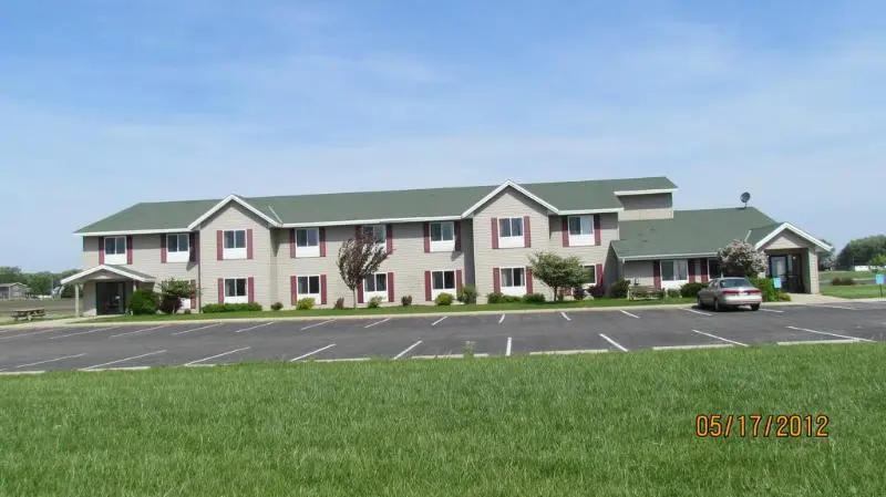ホテル Travelers Lodge & Suites