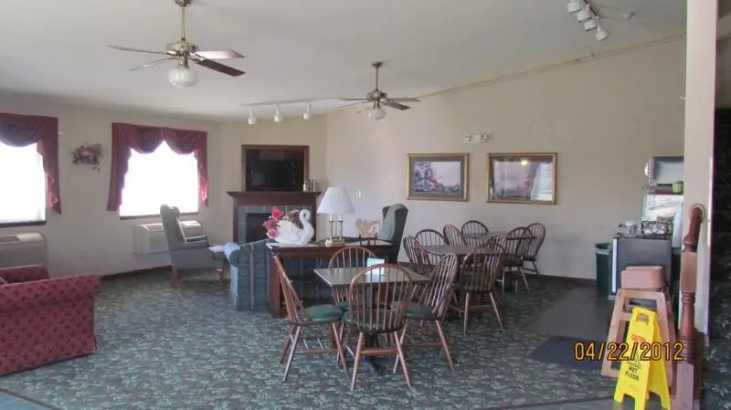 ホテル Travelers Lodge & Suites