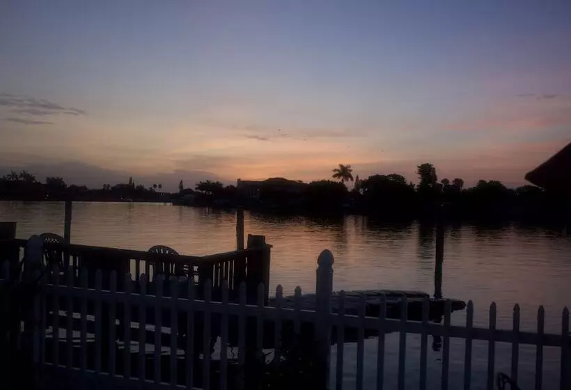 Lorelei Resort Motel