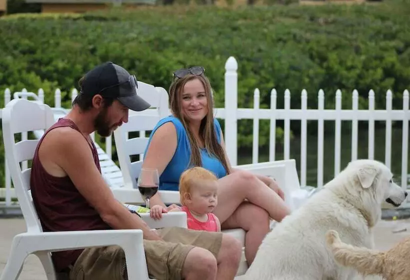 Lorelei Resort Motel