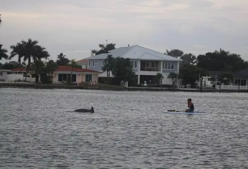 Lorelei Resort Motel