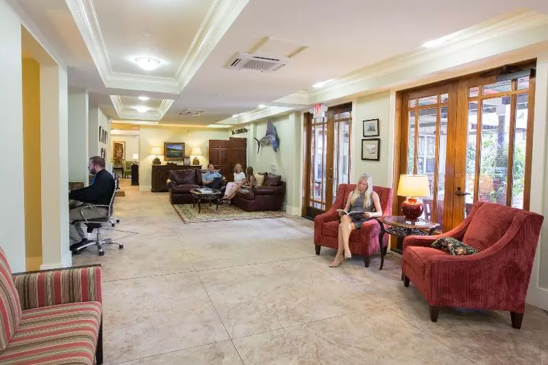 אתר נופש The Inlet Sports Lodge