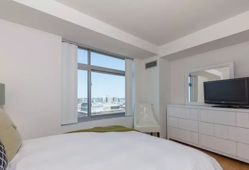 Global Luxury Suites At Kendall West